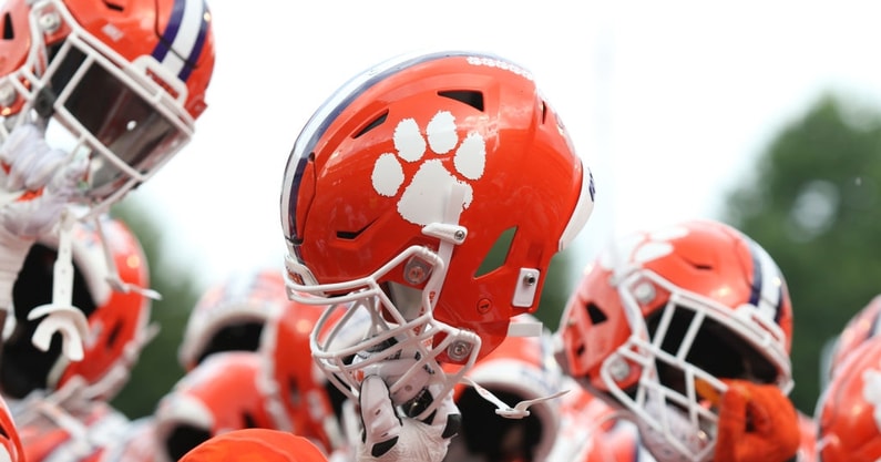 strong-candidate-emerges-clemson-defensive-coordinator-position-wes-goodwin-promotion