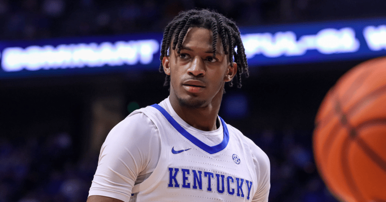 kentucky-leads-southern-38-34-at-half