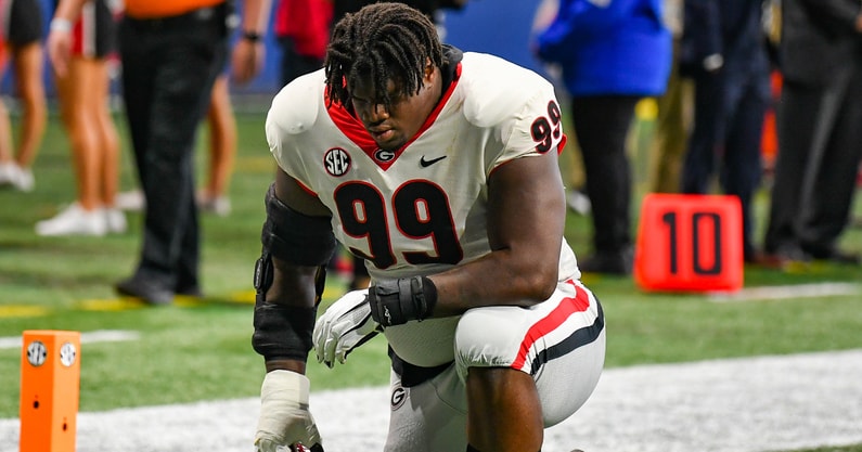 georgia-bulldogs-defensive-tackle-jordan-davis-wins-chuck-bednarik-award-nations-best-defensive-player-college-football