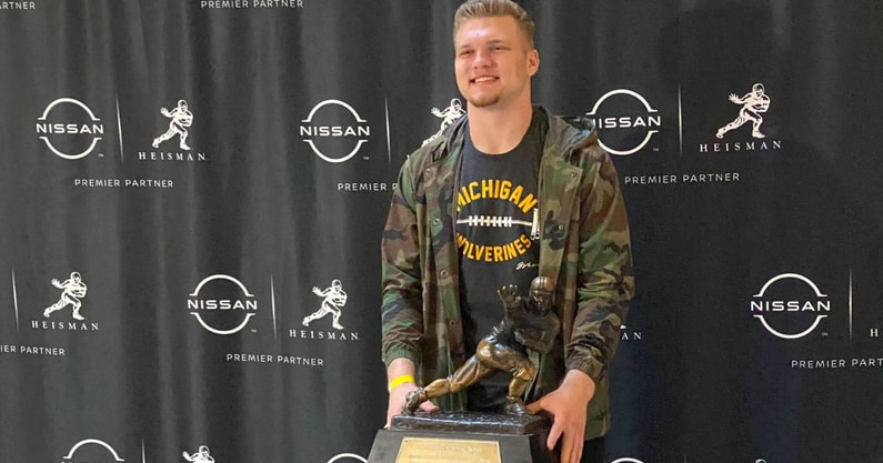 aidan-hutchinson-heisman-trophy-finalist-says-college-football-is-a-better-place-with-michigan-wolverines-on-top