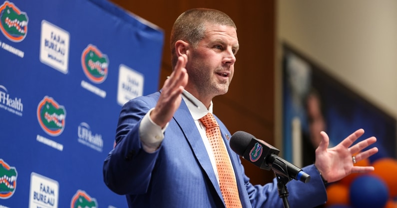 florida-gators-head-coach-billy-napier-adds-name-coaching-staff-darnell-stapleton-assistant-offensive-line
