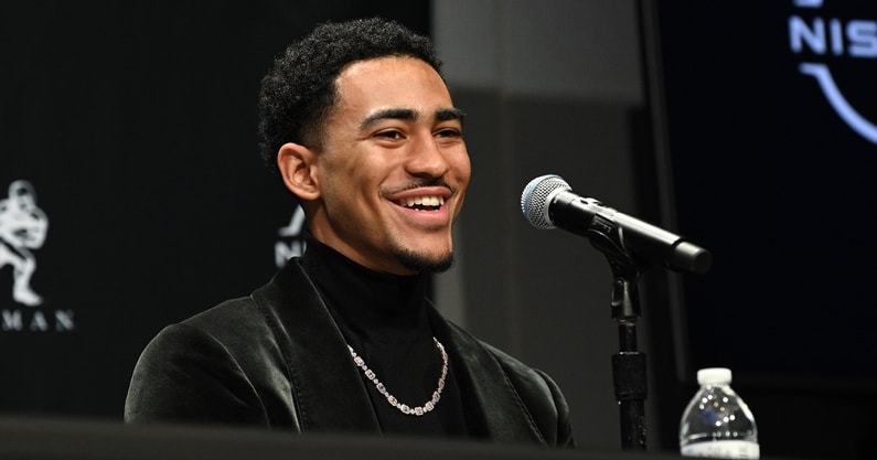 alabama-quarterback-heisman-trophy-winner-bryce-young-reveals-who-inspired-him-to-love-football