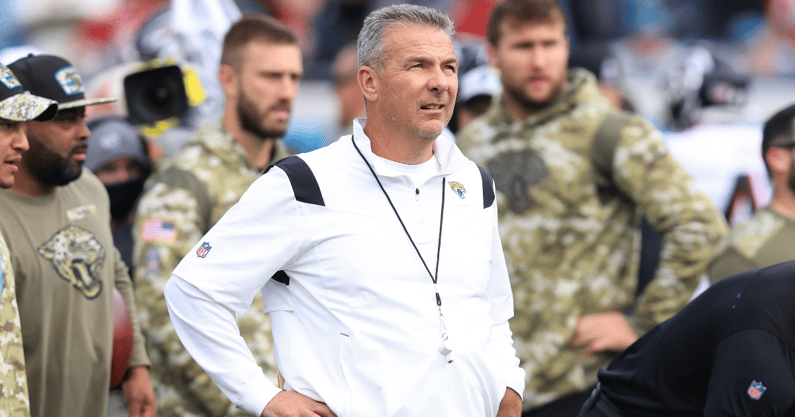 watch-urban-meyer-mike-vrabel-have-awkward-postgame-encounter