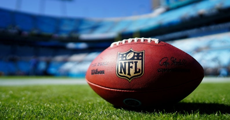 look-nfl-require-new-rules-regarding-vaccinations-booster-shots-omicron-variant-covid-19