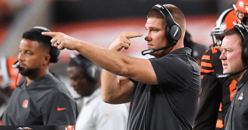 oregon-hires-tosh-lupoi-as-defensive-line-coach