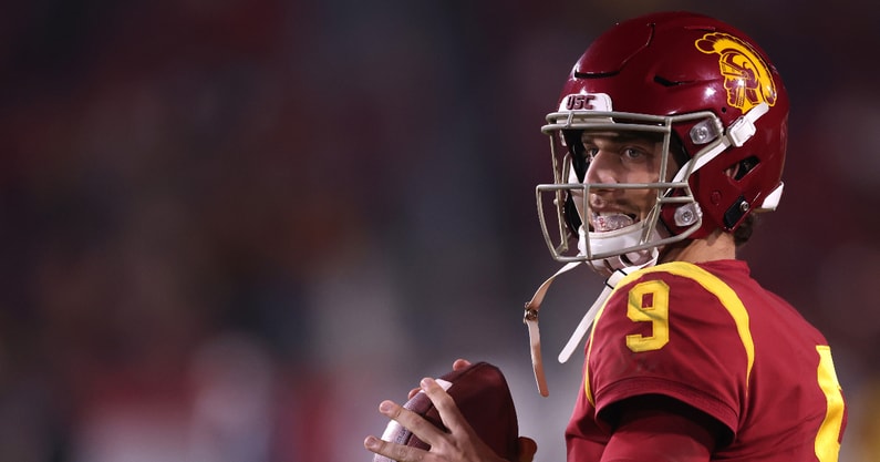 usc-quarterback-kedon-slovis-discusses-whether-trojans-were-an-option-new-head-coach-lincoln-riley-transfer-portal