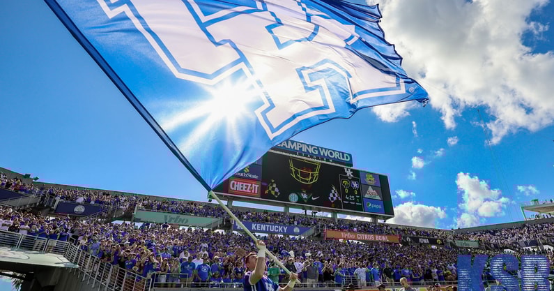 Kentucky cheer, flag, Citrus Bowl