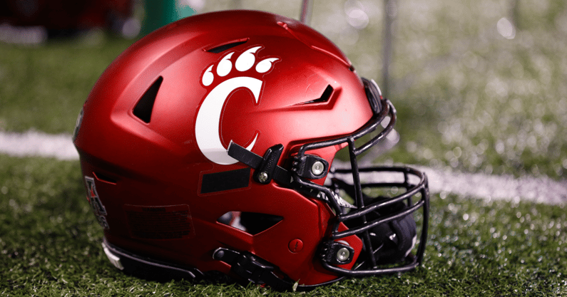 Miami (OH) linebacker transfers to Cincinnati to play with his brother
