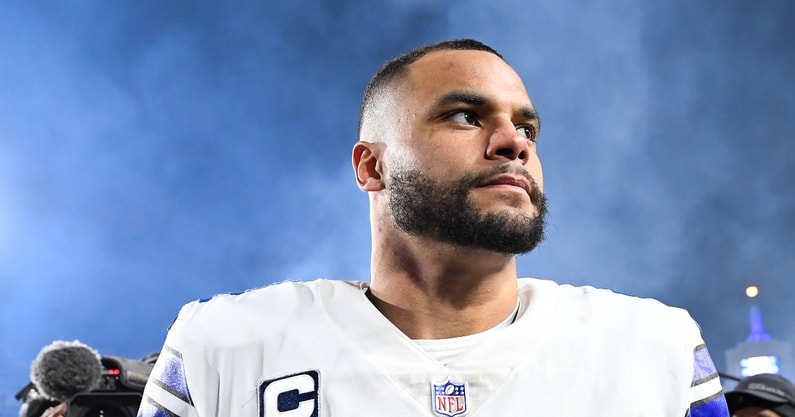 Dallas Cowboys QB Dak Prescott credits fans who threw debris at