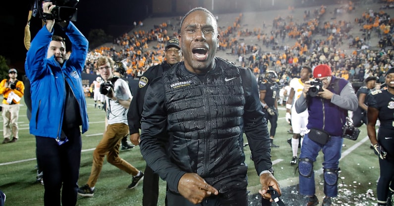auburn-tigers-defensive-coordinator-derek-mason-leaves-for-oklahoma-state-cowboys-job-mike-gundy-vanderbilt-commodores-stanford-cardinal