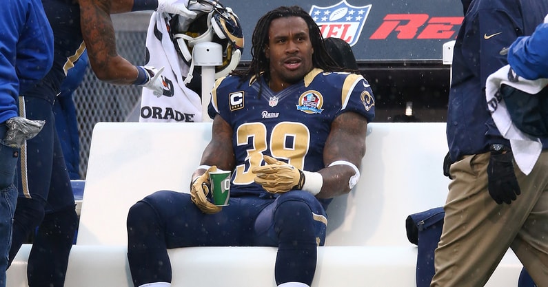 Fans of the Los Angeles Rams show their support before the start of News  Photo - Getty Images