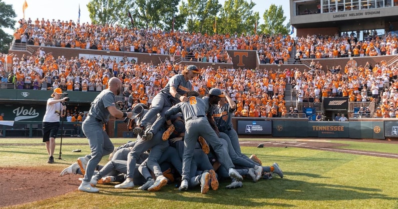 LOOK: Iconic picture emerges involving Tennessee baseball 2022 tradition -  On3