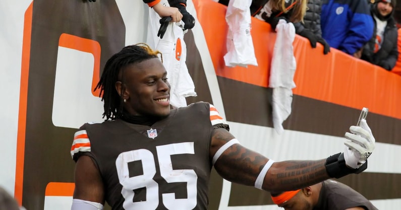 Cleveland Browns use franchise tag on former Miami Hurricanes star