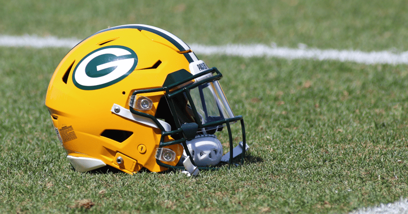Key Packers free agent set to visit with division rival team - On3