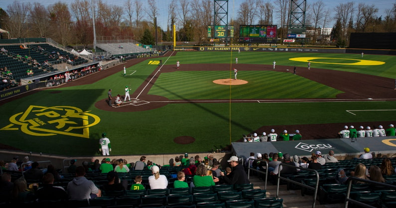 Oregon baseball completes sweep of Arizona to cap regular season