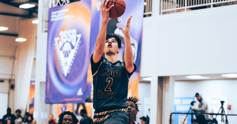 Compton Magic on X: 6-7 Andrej Stojakovic @Jesuitsacbball has picked up an  offer from Michigan @AndrejSto2 ✔️ 📸 @SaturninoPhotos   / X