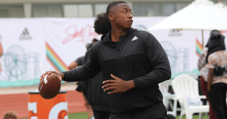 2024 quarterback DJ Lagway at the 2022 Steve Clarkson QB Retreat
