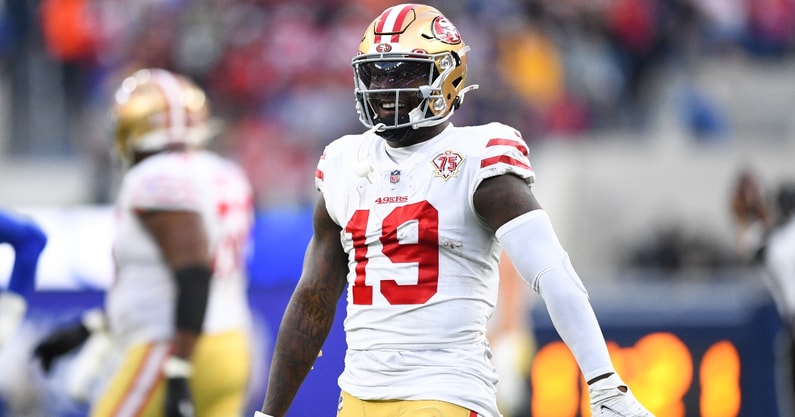 san-francisco-49ers-reciever-deebo-samuel-update-arrived-at-camp-contract-extenstion 