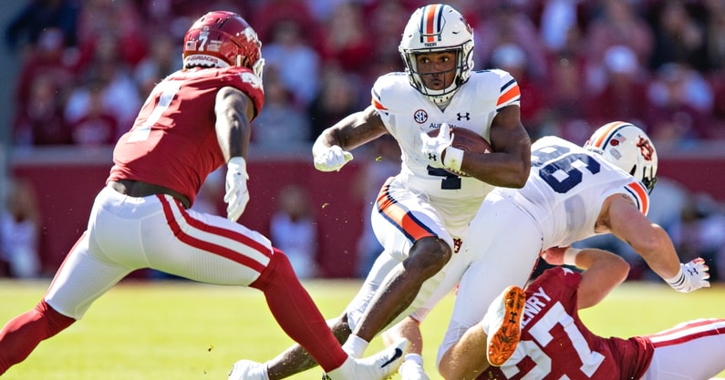 auburn-running-backs-coach-former-player-carnell-williams-on-group-strengths-tank-bigsby-jarquez-hunter