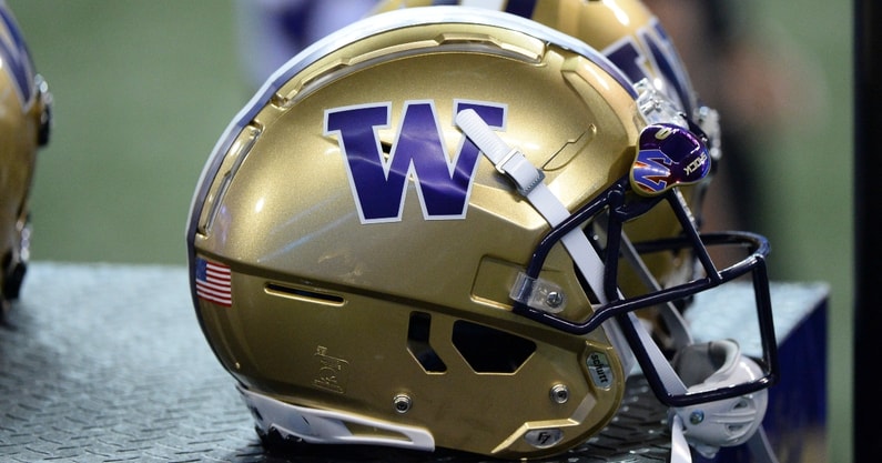 WATCH: Washington football unveils 'Husky Royalty' uniforms ahead of 2022  season - On3