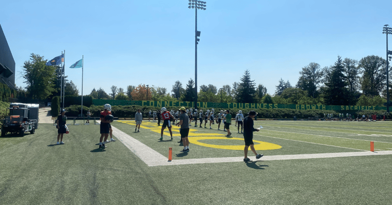 five-oregon-offensive-players-whose-stock-rose-during-fall-camp