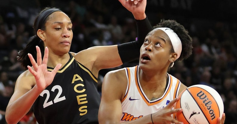 South Carolina women's basketball legend A'ja Wilson defending former teammate Kaela Davis in the WNBA (Photo by Ethan Miller/Getty Images)