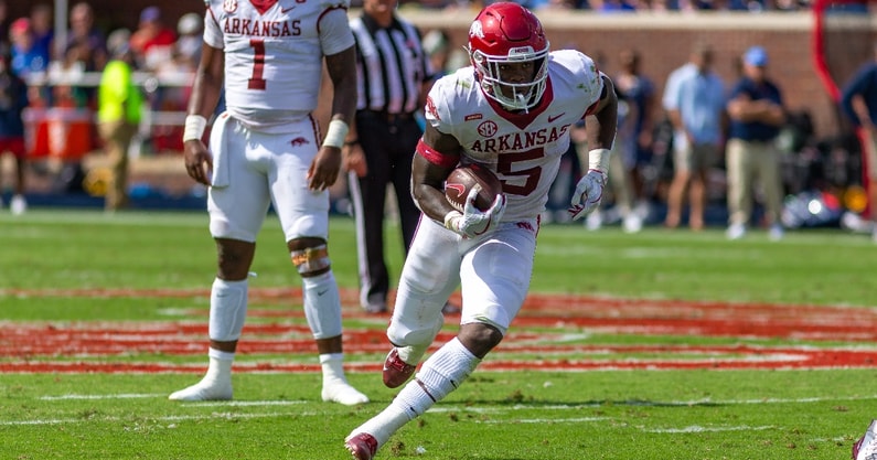 arkansas-offensive-coordinator-kendal-briles-praises-rocket-sanders-on-and-off-the-field