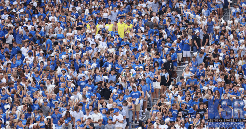 Fans, Kroger Field