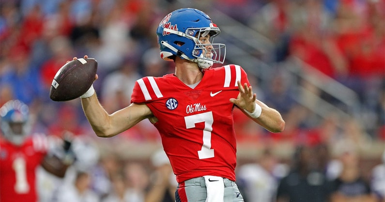 luke-altmyer-injury-status-lane-kiffin-jaxson-dart-starting-quarterback-rotation