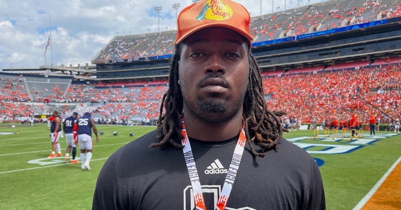 Auburn offers former Texas A&M lineman Derick Hunter