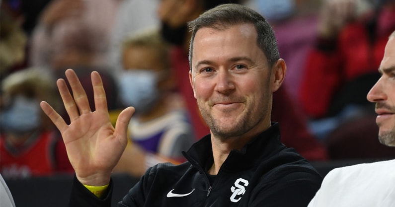 usc-avoiding-complacency-battle-lincoln-riley-emphasizing-to-team-after-strong-start-2022