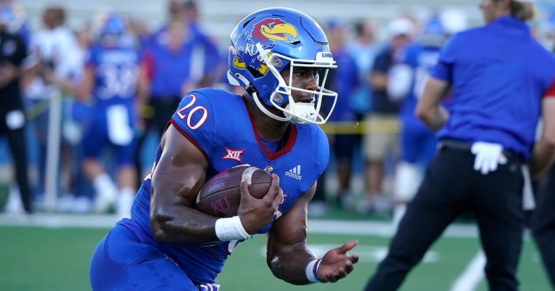 Kansas RB Daniel Hishaw carted off field, leaves in ambulance after serious  injury - On3