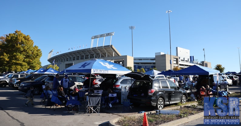 CBS Sports Friday Night Tailgate 