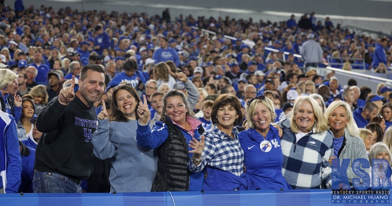 Kentucky football fans kroger field