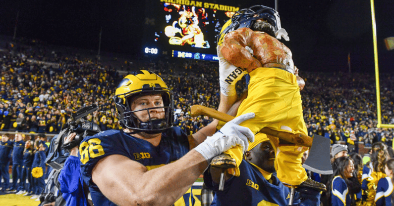 Michigan tight end Luke Schoonmaker