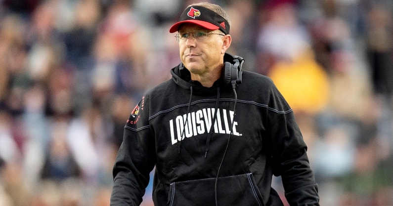 louisville-head-coach-scott-satterfield-reveals-how-they-are-prepping-for-clemson-road-environment 