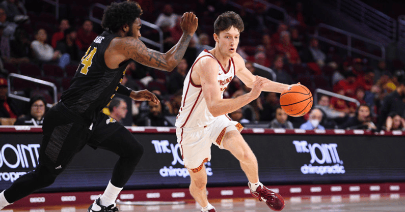 USC Trojans guard Drew Peterson (13) drives to the basket during the college basketball game between the Alabama State Hornets and the USC Trojans on November 10, 2022 at Galen Center in Los Angeles, CA. (Photo by Brian Rothmuller/Icon Sportswire via Gett