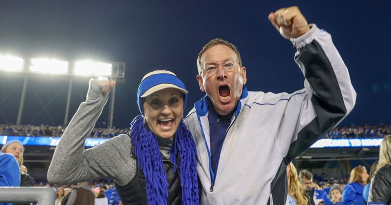 Kroger Field Kentucky fans 