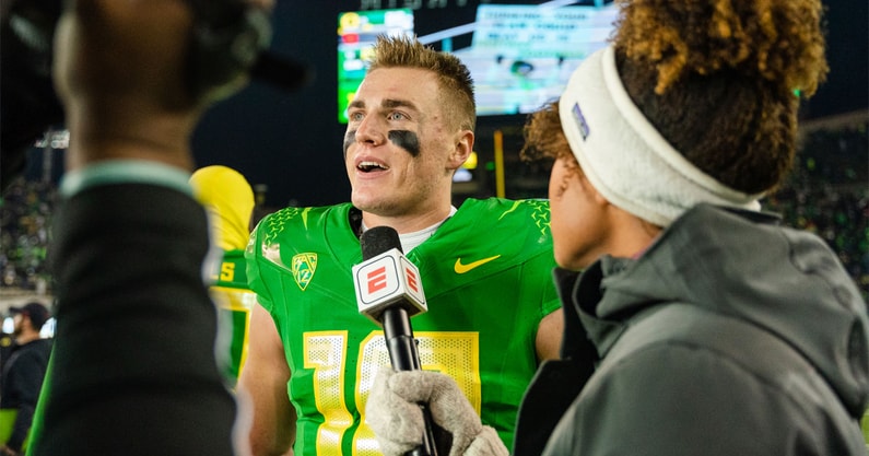 A limited Bo Nix and the Oregon Ducks fight their way past Utah