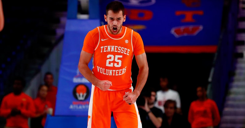 Tennessee Basketball: Santiago Vescovi Santi Splash, Hoodie / 3XL - College Basketball - Sports Fan Gear | breakingt