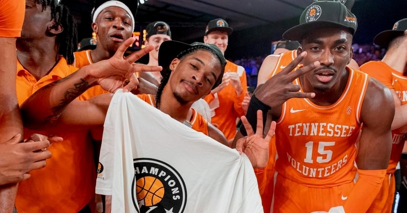 Tennessee basketball players celebrate after winning the Battle 4 Atlantis championship (Tennessee Athletics)