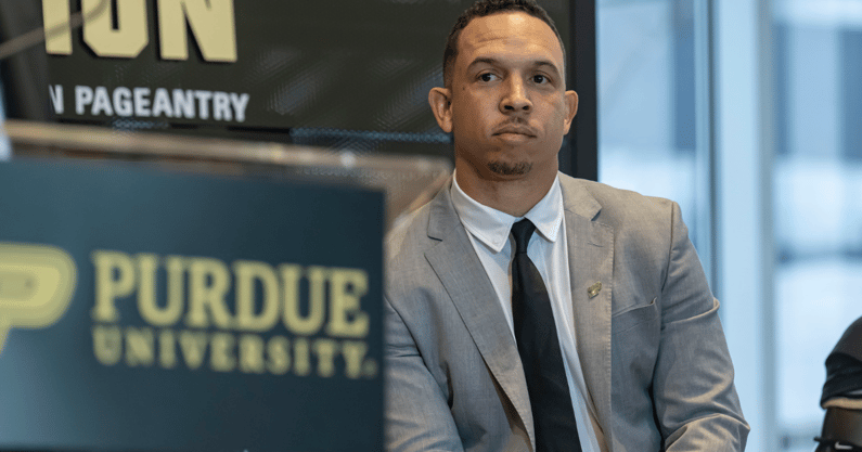 Purdue coach Ryan Walkers