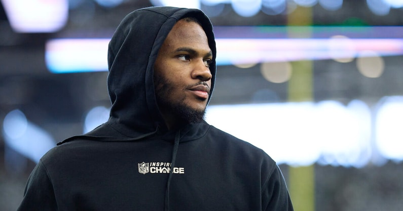 Cowboys' Micah Parsons defends wearing 76ers jersey to NBA playoff game