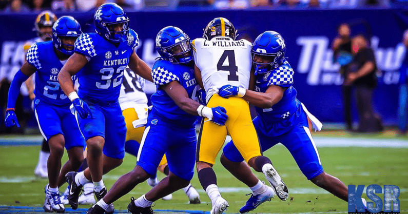 kentucky-football-nasty-defense-meet-in-a-back-alley-cole-cubelic-spencer-hall