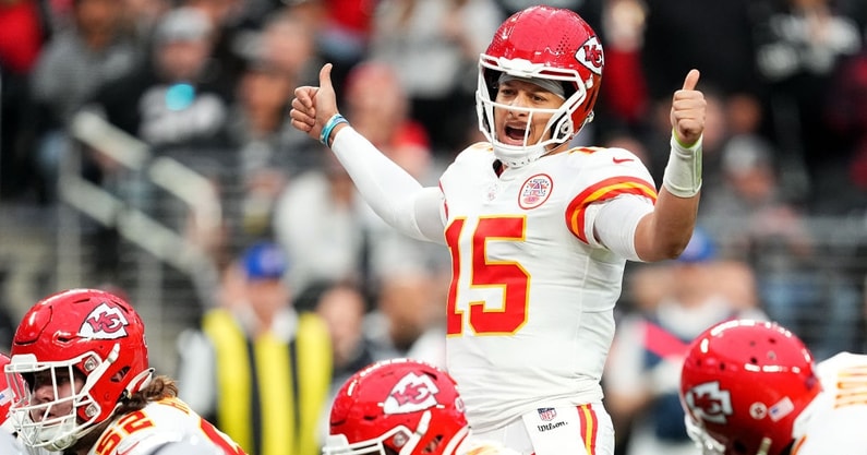 Patrick Mahomes explains 'Snow Globe' trick play in Kansas City