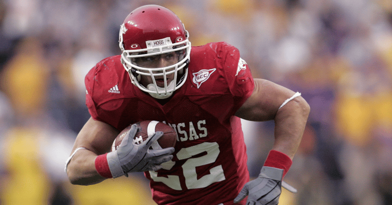 concerns-heightened-for-former-arkansas-nfl-star-peyton-hillis-who-remains-in-icu-following-heroic-a