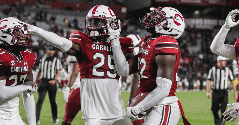 looking-at-whos-returning-on-south-carolinas-defense
