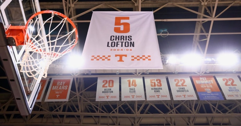 Chris Lofton has his jersey retired at Tennessee