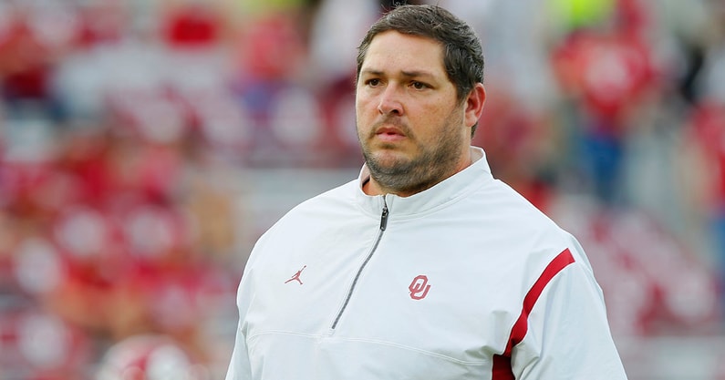 jeff-lebby-arrives-in-starkville-addresses-the-crowd-after-receiving-cowbells