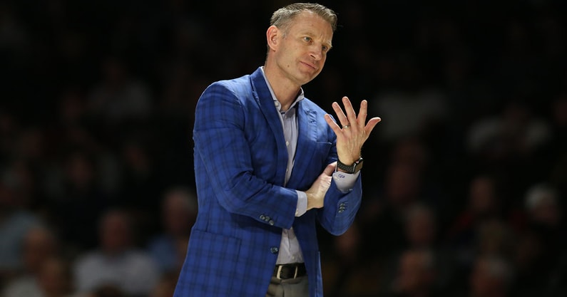 Alabama head coach Nate Oats